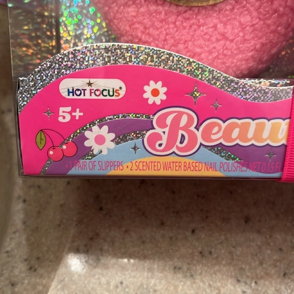 Hot  Focus brand Beauty Treats gift set- NWT - Picture 3 of 4